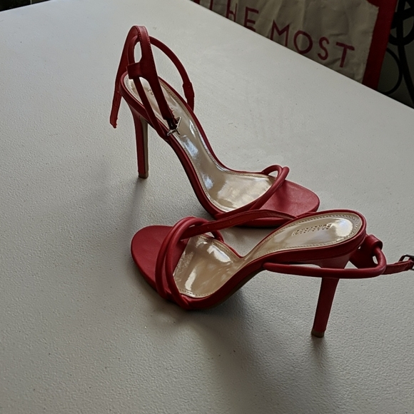 Forever 21 red 3" heel size 7.5 - Picture 2 of 5